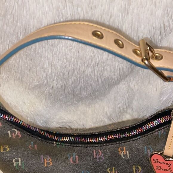 2 Pc VINTAGE DOONEY & BOURKE MONOGRAMMED SHOULDER BAG. Rainbow Zipper Coin Key - Picture 4 of 13